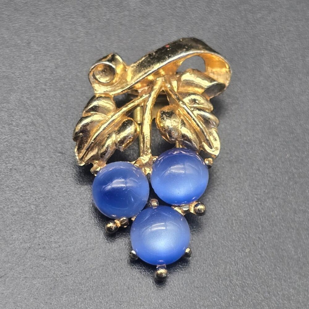 Blue Moon Glow Grape Fur Clip Vintage Costume Jewelry